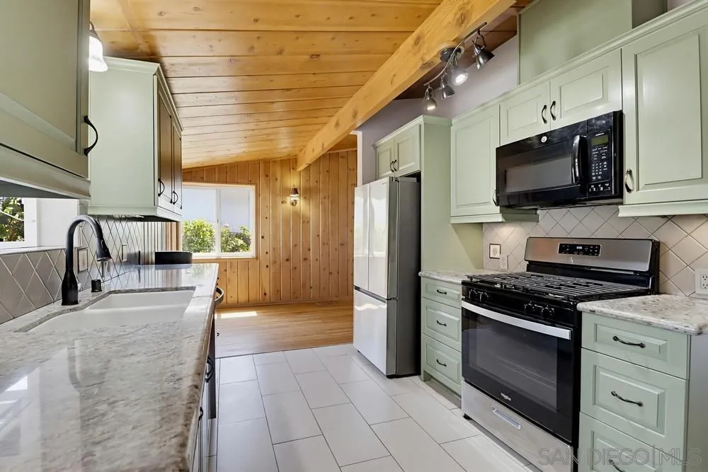 3956 El Canto Drive Spring Valley, CA 91977 - Photo 8 of 30