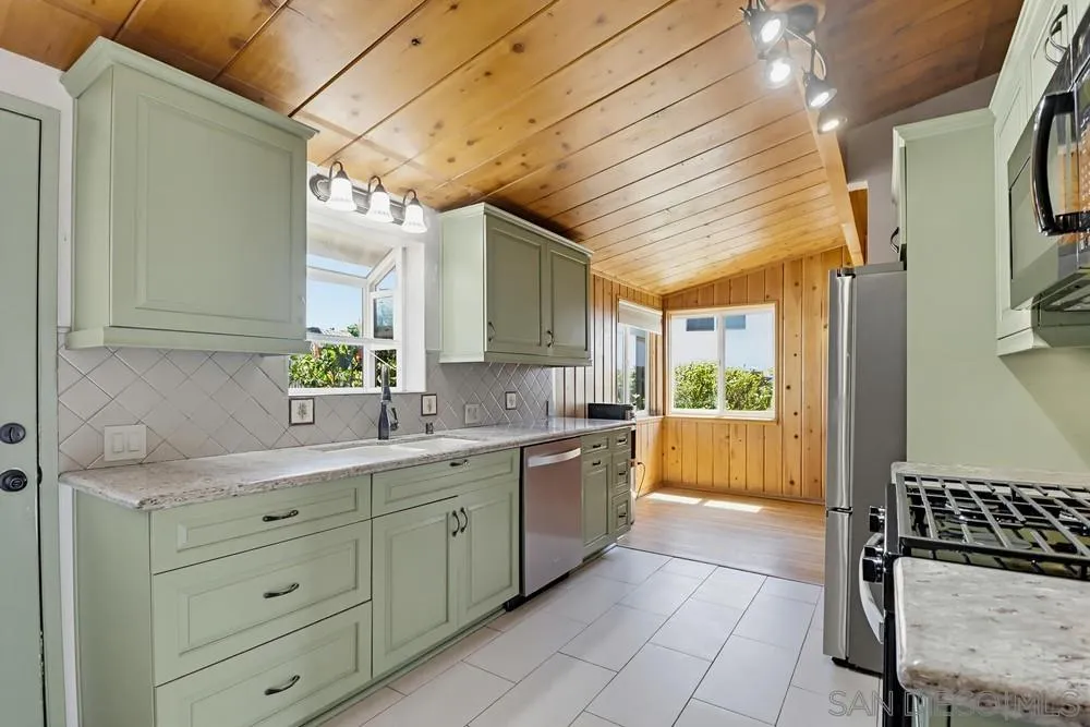 3956 El Canto Drive Spring Valley, CA 91977 - Photo 9 of 30