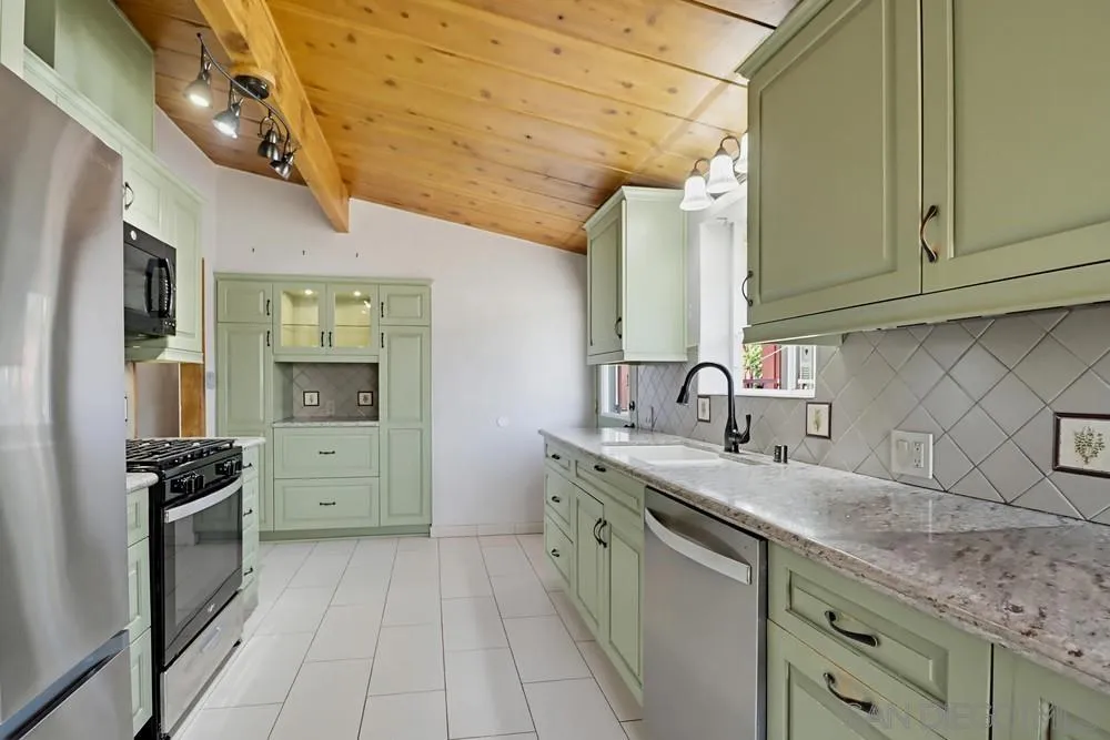 3956 El Canto Drive Spring Valley, CA 91977 - Photo 10 of 30