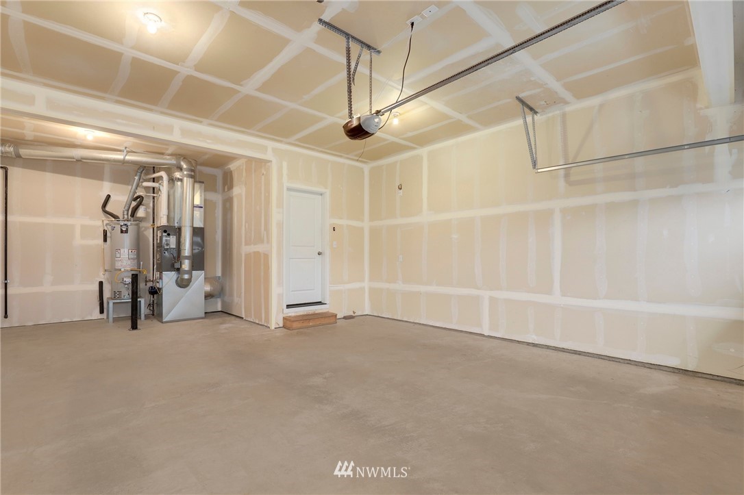 7301 Radius Loop Southeast Lacey, WA 98513 - Photo 29 of 39 a view of empty room with ceiling fan