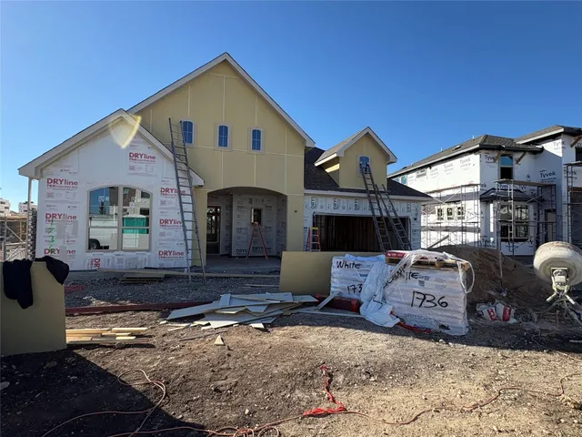 a front view of house with yard