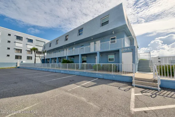 $399,999 | 305 Jimmy Buffett Mem Highway, Unit 15, Satellite Beach, FL 32937