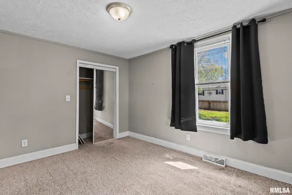$124,900 | 411 South 5th Street, Auburn, IL 62615