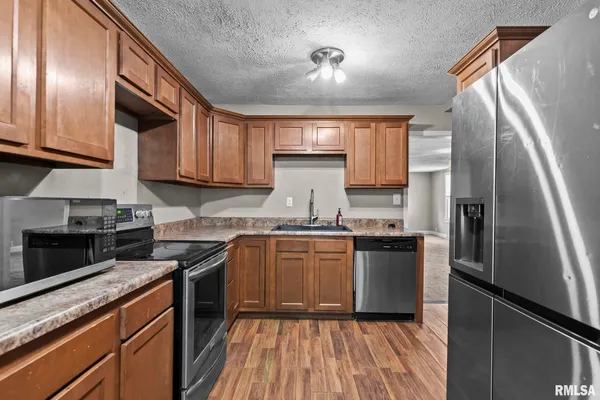 $124,900 | 411 South 5th Street, Auburn, IL 62615