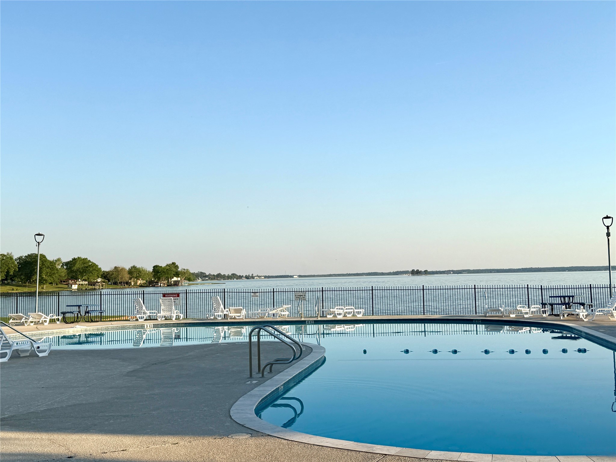 7041 Kingston Cove Lane, Unit 241 Willis, TX 77318 - Photo 13 of 17 a view of a ocean