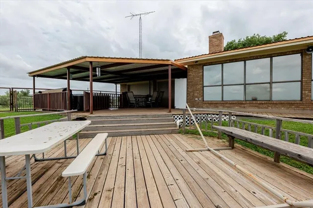a view of roof and deck