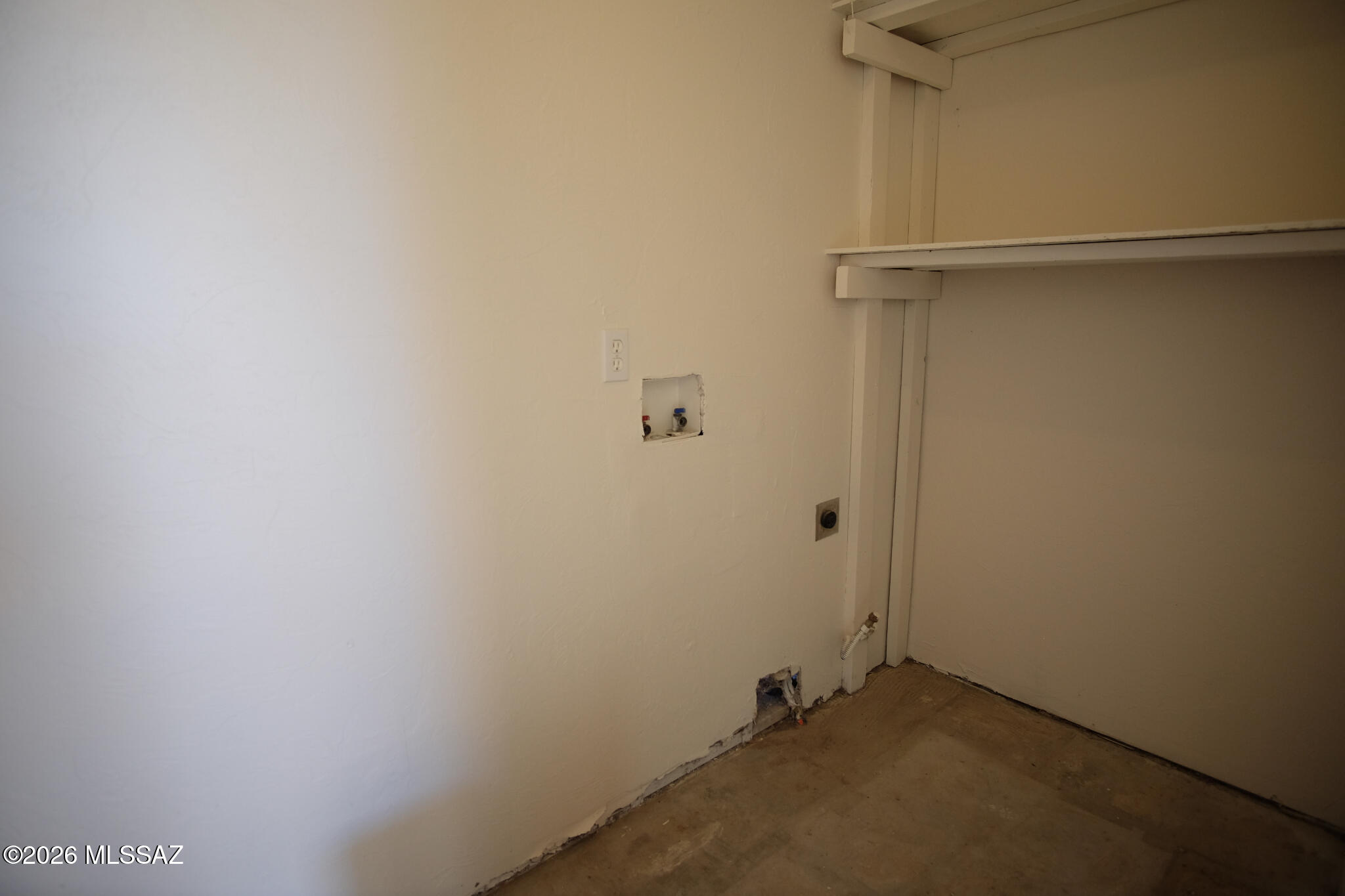 345 East Delta Road Tucson, AZ 85706 - Photo 42 of 45 a view of a small space