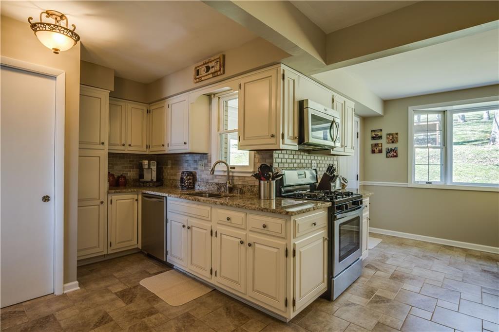 4422 Mt Troy Rd Extension Pittsburgh, PA 15214 - Photo 8 of 25 Kitchen