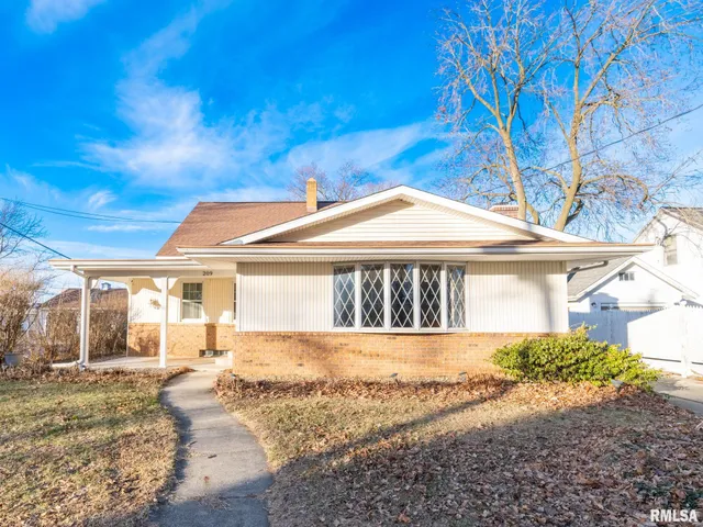 $194,900 | 209 East Cruger Avenue, Eureka, IL 61530