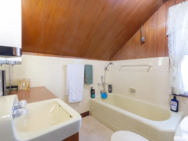 $194,900 | 209 East Cruger Avenue, Eureka, IL 61530