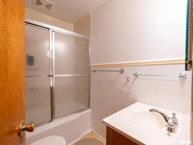 $194,900 | 209 East Cruger Avenue, Eureka, IL 61530