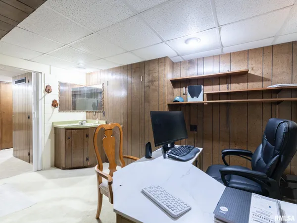 $194,900 | 209 East Cruger Avenue, Eureka, IL 61530