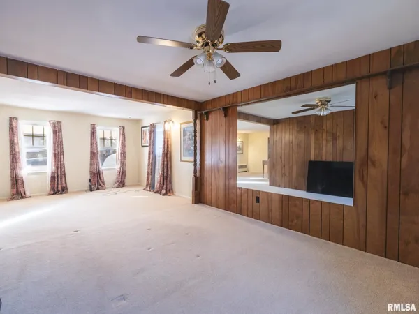 $194,900 | 209 East Cruger Avenue, Eureka, IL 61530