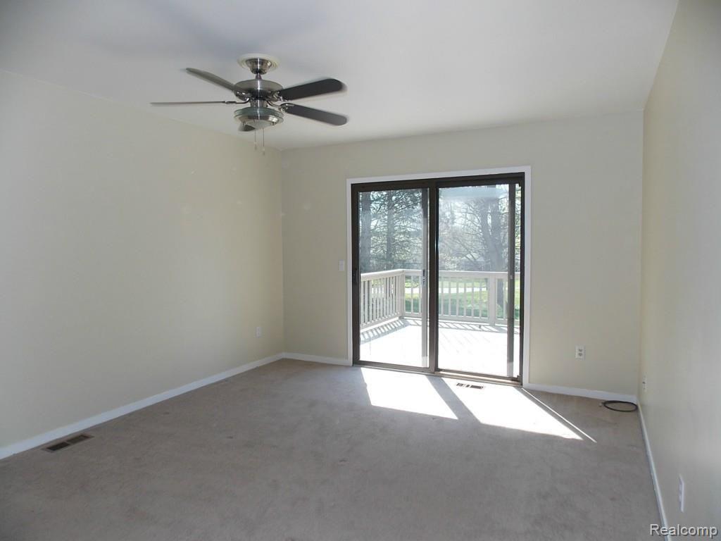 556 Harrow Court, Unit 47 Rochester, MI 48307 - Photo 12 of 28 DSCN5095.jpg