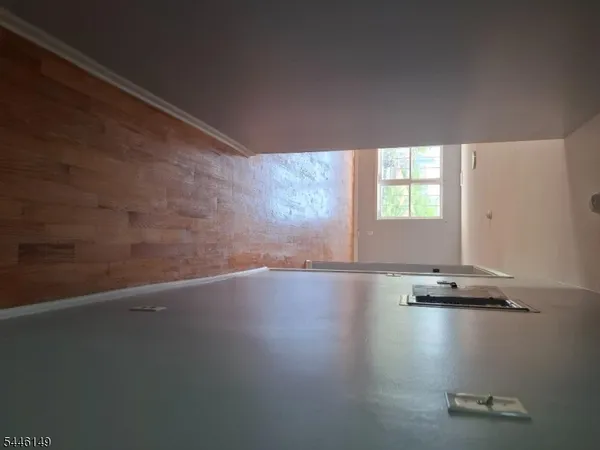 $2,500 | 313 South 6th Street, Newark, NJ 07103