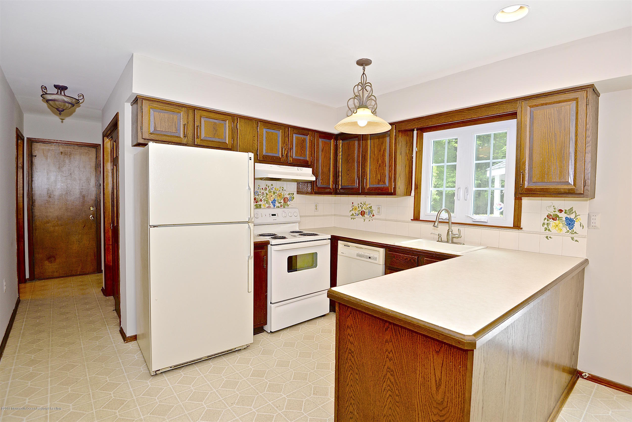 116 Matthews Road Colts Neck, NJ 07722 - Photo 15 of 37 116 Matthews Rd., Colts Neck, NJ