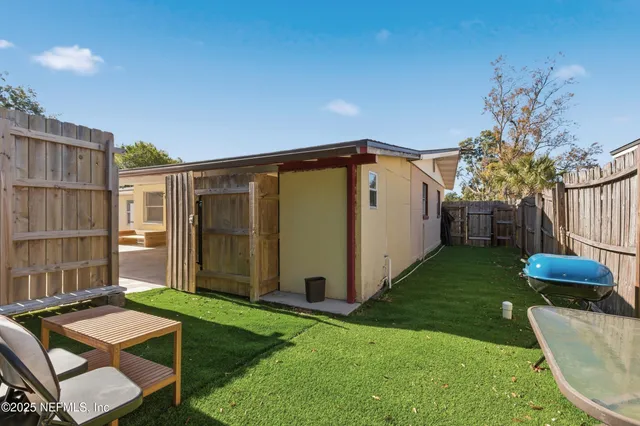 $300,000 | 3227 Red Oak Drive, Jacksonville, FL 32277