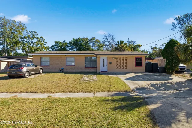 $300,000 | 3227 Red Oak Drive, Jacksonville, FL 32277
