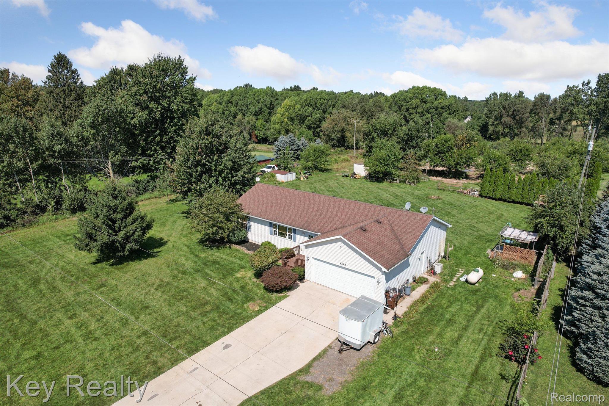 8523 Horn Road Fowlerville, MI 48836 - Photo 3 of 26 Gallery Image 3