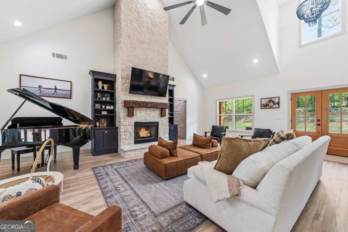 1351 Aqua Road Madison, GA 30650 - Photo 11 of 46