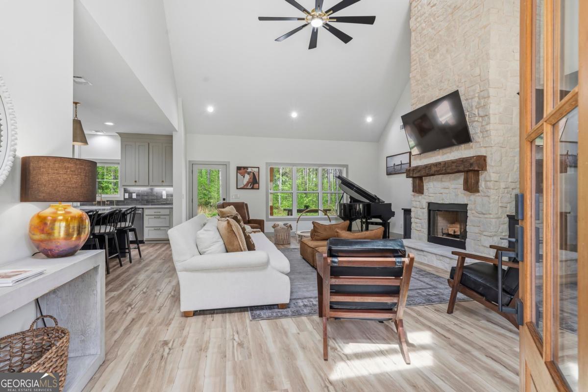 1351 Aqua Road Madison, GA 30650 - Photo 7 of 46