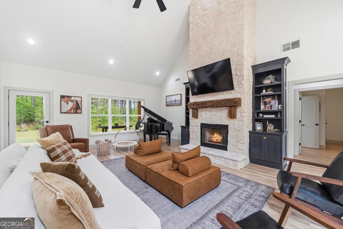 1351 Aqua Road Madison, GA 30650 - Photo 9 of 46