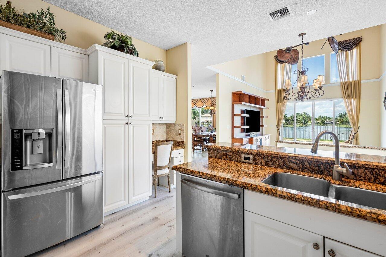 6665 Ashburn Road Lake Worth, FL 33467 - Photo 18 of 50 018-6665AshburnRoad-LakeWorth-FL-33467-S