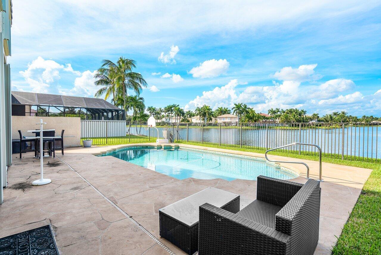 6665 Ashburn Road Lake Worth, FL 33467 - Photo 3 of 50 038-6665AshburnRoad-LakeWorth-FL-33467-S