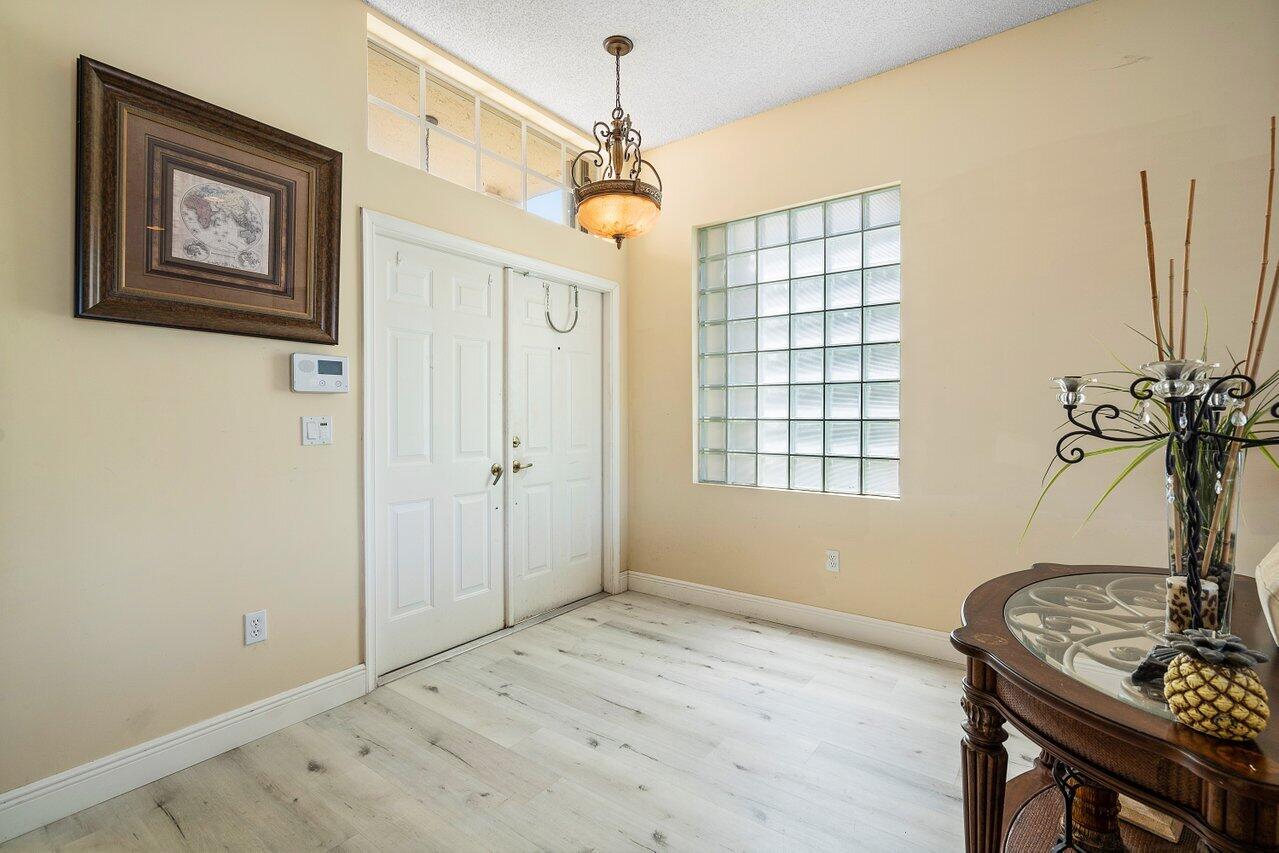 6665 Ashburn Road Lake Worth, FL 33467 - Photo 5 of 50 005-6665AshburnRoad-LakeWorth-FL-33467-S
