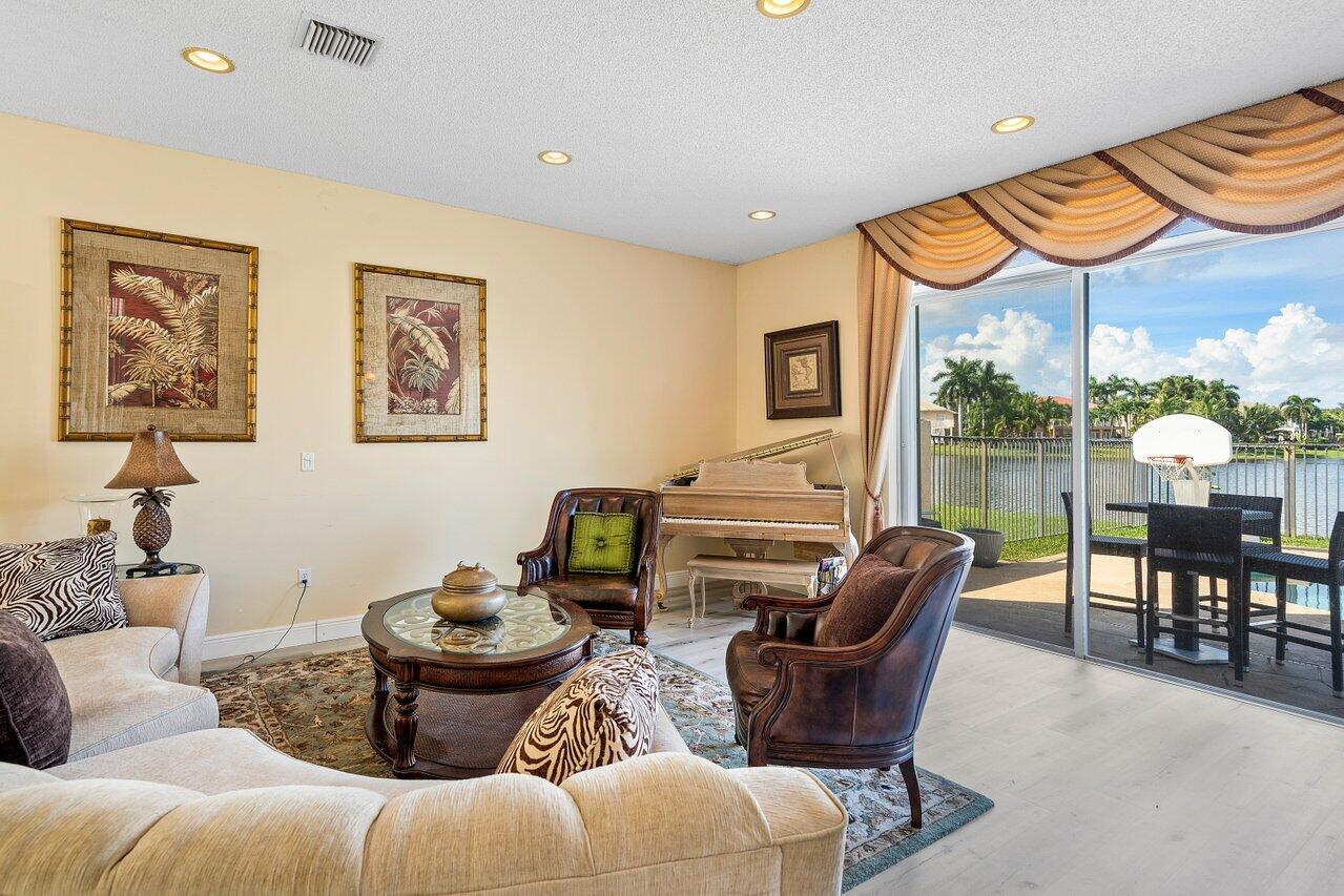 6665 Ashburn Road Lake Worth, FL 33467 - Photo 8 of 50 008-6665AshburnRoad-LakeWorth-FL-33467-S