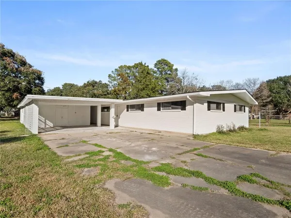 $176,000 | 1101 Cherry Street, Mamou, LA 70554