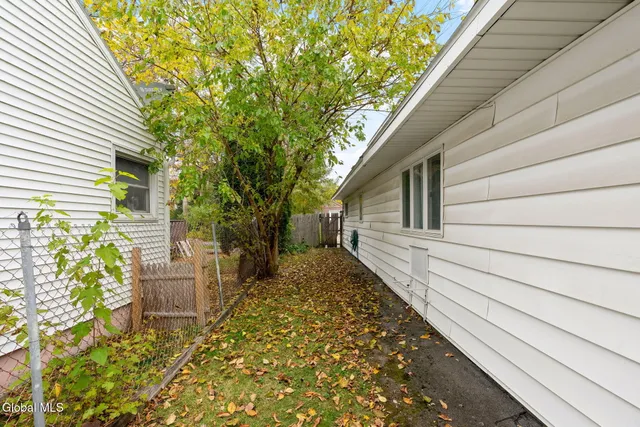 $299,900 | 1097 Deforest Street, Rotterdam, NY 12303