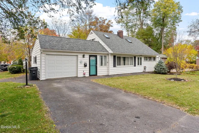 $299,900 | 1097 Deforest Street, Rotterdam, NY 12303