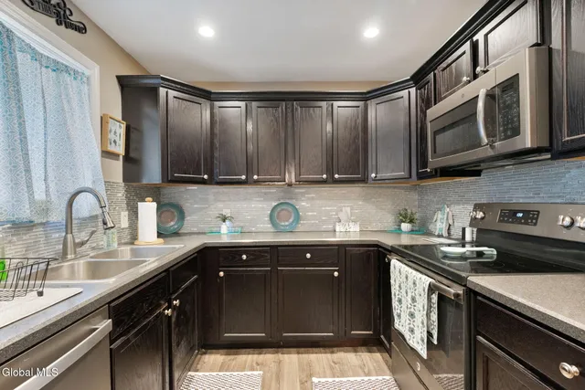 $299,900 | 1097 Deforest Street, Rotterdam, NY 12303