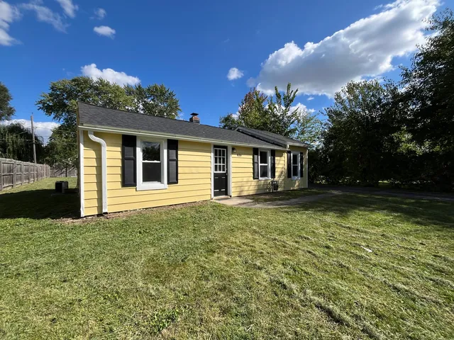 $239,900 | 836 South Sumner Avenue, Aurora, IL 60505