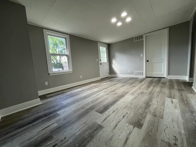 $239,900 | 836 South Sumner Avenue, Aurora, IL 60505