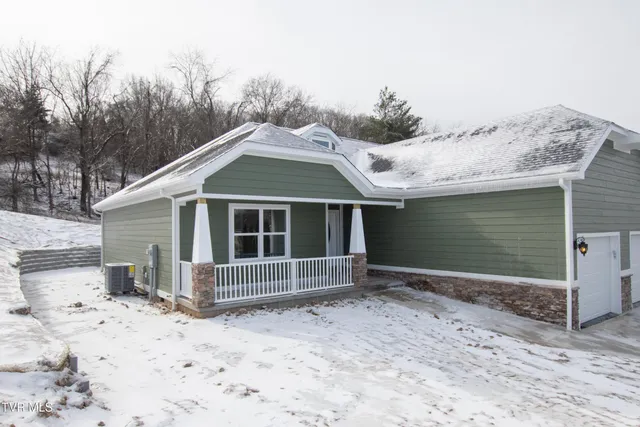 $249,900 | 18505 Keeneland Lane, Unit A, Abingdon, VA 24211