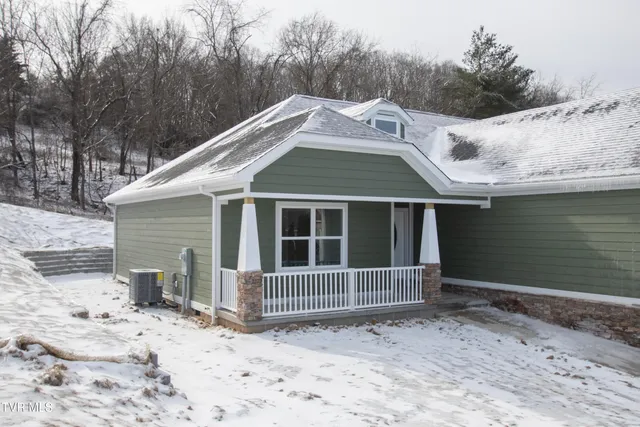 $249,900 | 18505 Keeneland Lane, Unit A, Abingdon, VA 24211