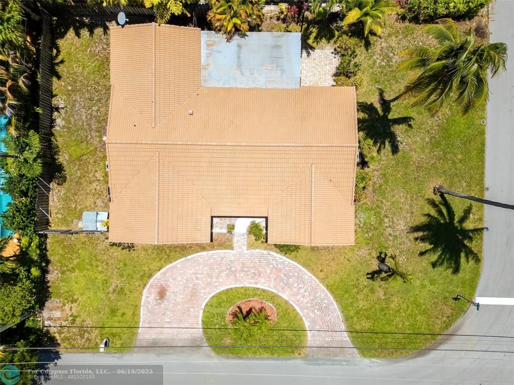 3460 Northeast 28th Avenue Lighthouse Point, FL 33064 - Photo 37 of 37 an outdoor view with swimming pool