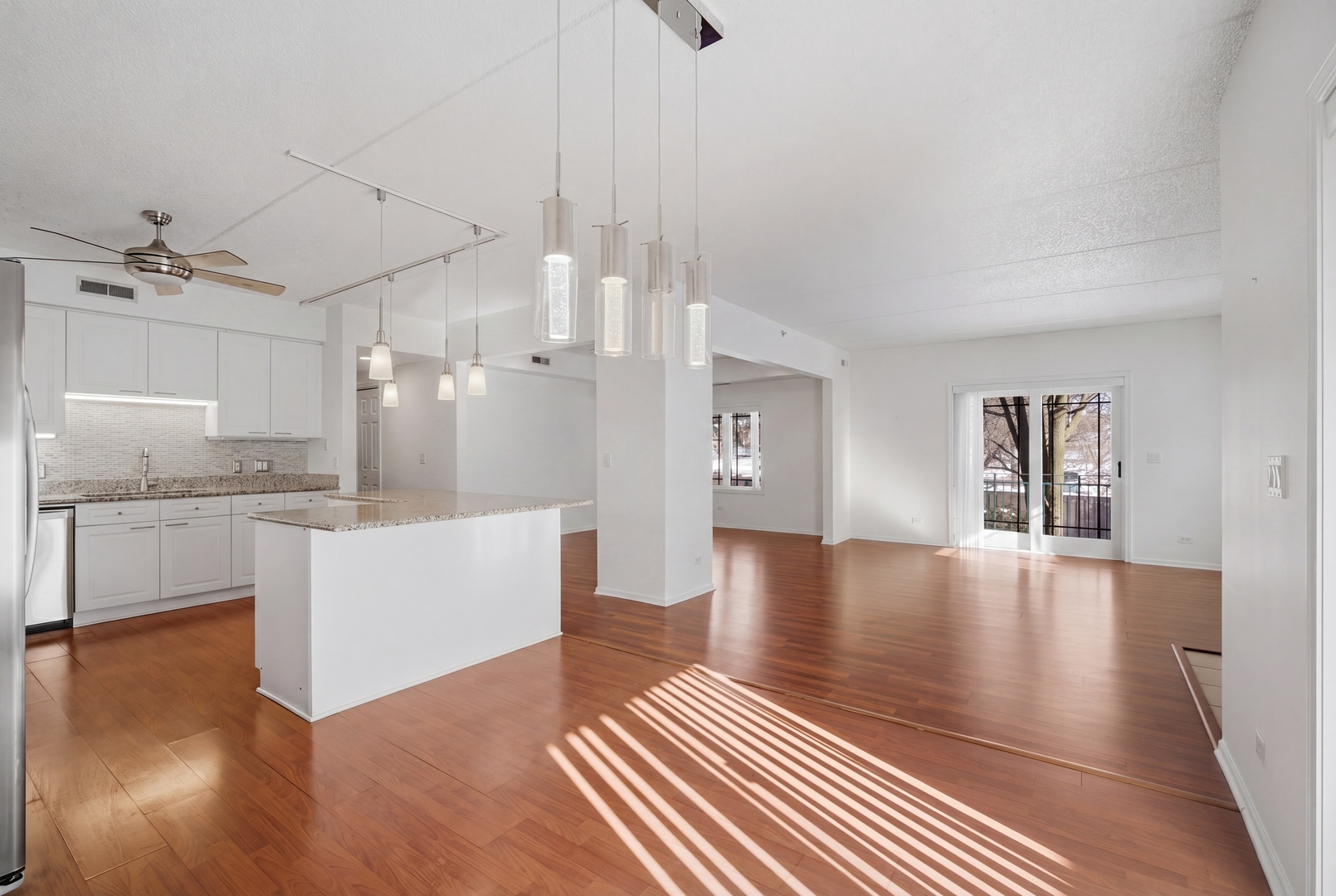 115 North Clifton Avenue, Unit 103 Park Ridge, IL 60068 - Photo 9 of 31