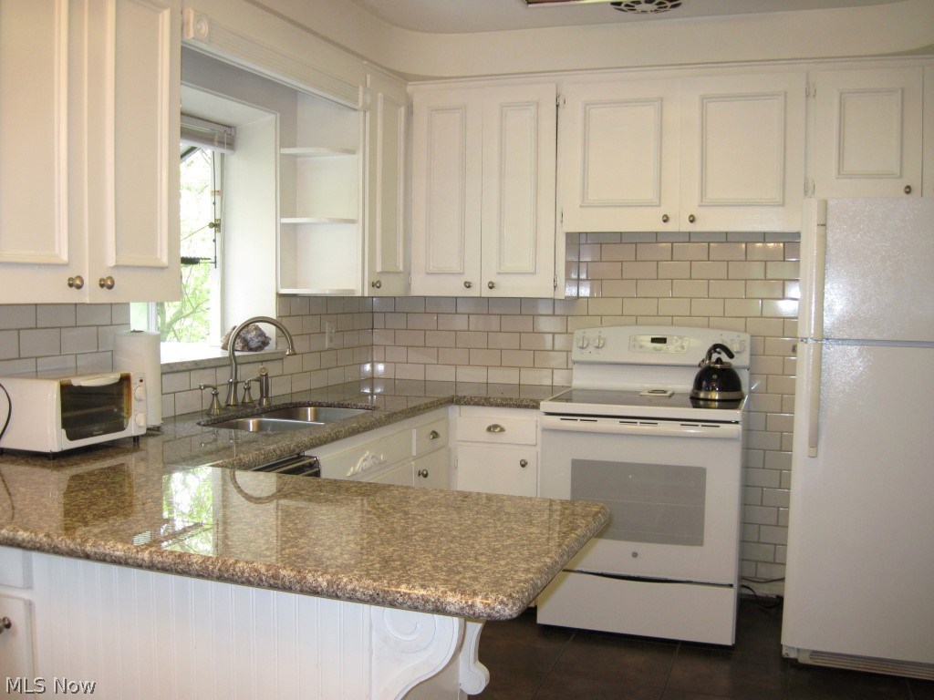 2271 Fenwick Road Cleveland, OH 44118 - Photo 8 of 16 Gallery Image 8