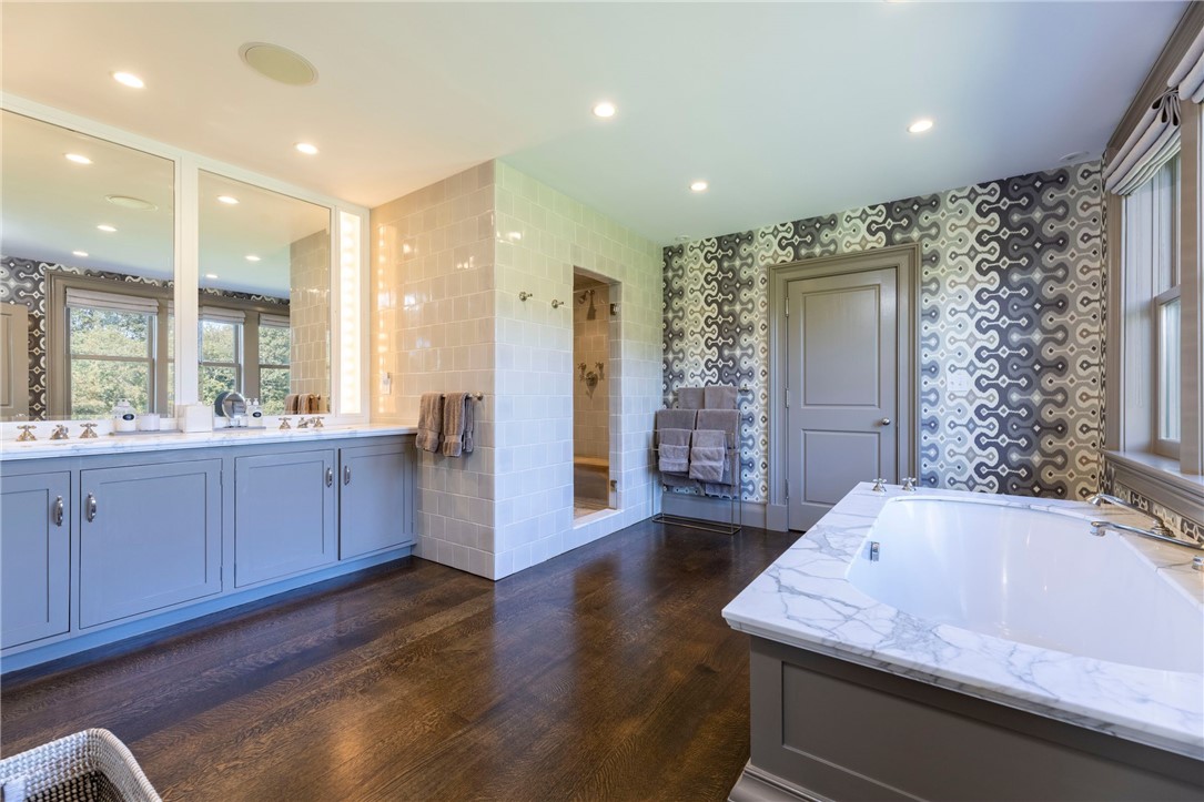 601 Beavertail Road Jamestown, RI 02835 - Photo 14 of 34