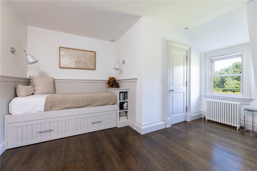 601 Beavertail Road Jamestown, RI 02835 - Photo 31 of 34