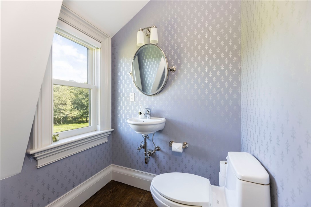 601 Beavertail Road Jamestown, RI 02835 - Photo 32 of 34