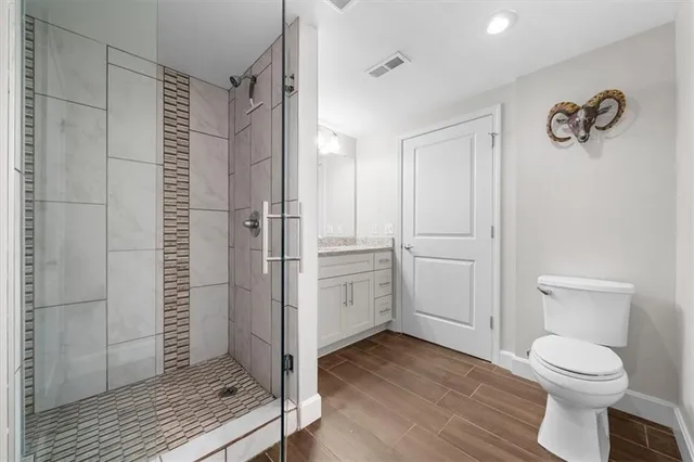 $235,000 | 2980 Baltimore Avenue, Unit 2204, Kansas City, MO 64108