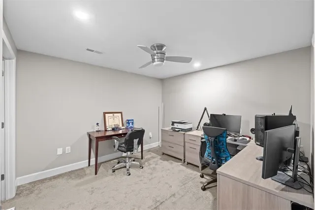 $235,000 | 2980 Baltimore Avenue, Unit 2204, Kansas City, MO 64108