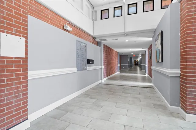 $235,000 | 2980 Baltimore Avenue, Unit 2204, Kansas City, MO 64108