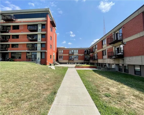 $235,000 | 2980 Baltimore Avenue, Unit 2204, Kansas City, MO 64108