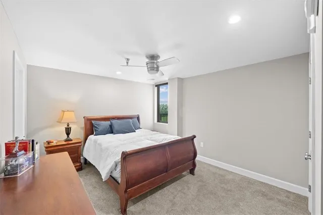 $235,000 | 2980 Baltimore Avenue, Unit 2204, Kansas City, MO 64108