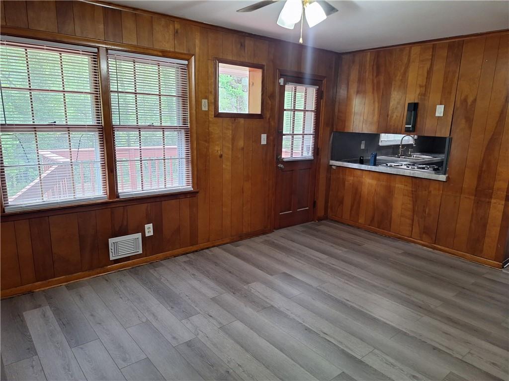 4609 Hopewell Road Atlanta, GA 30337 - Photo 11 of 25